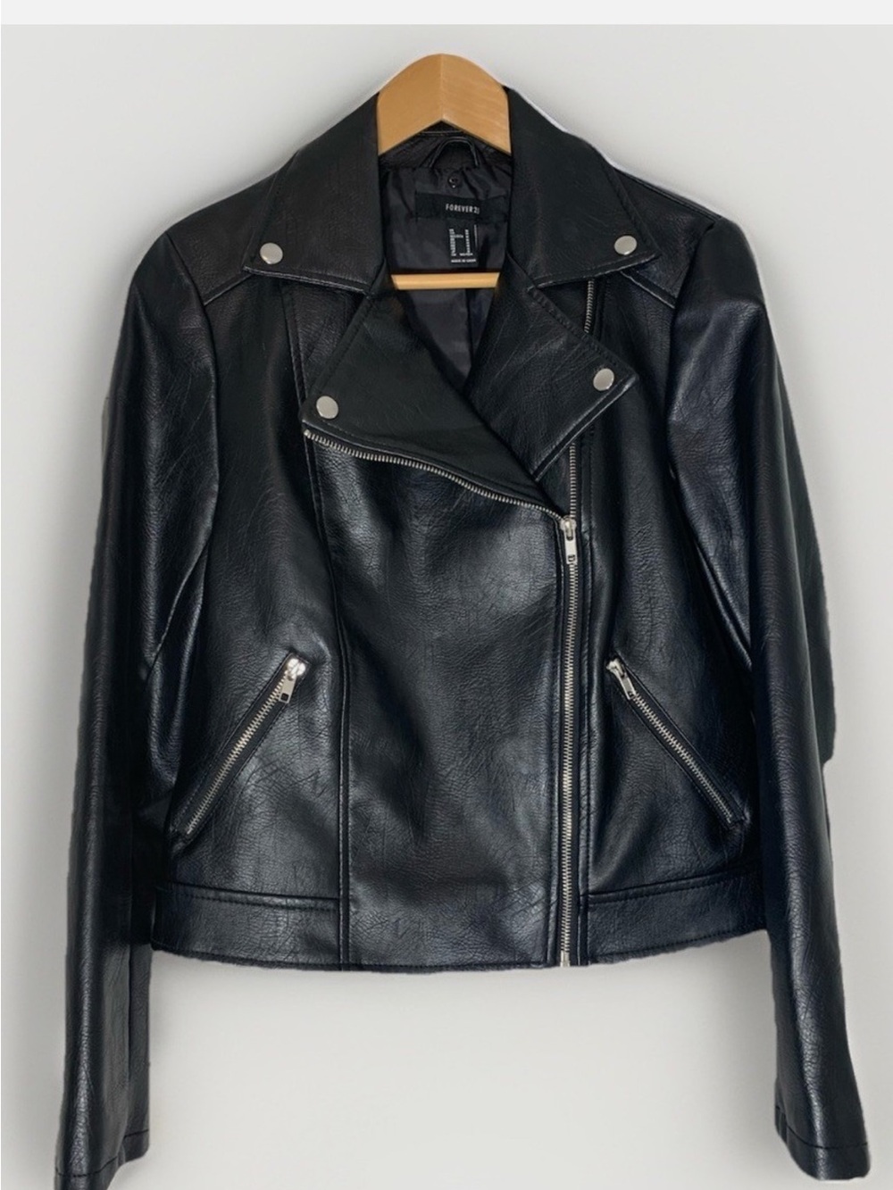 (NWT) Forever 21 Black Faux Leather Jacket Moto Trendy (M)